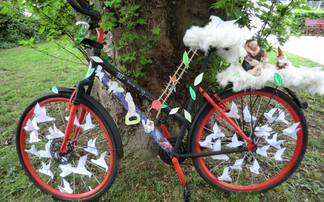 Unser Fahrrad für die “Tour de France“ in der Sparkassenfiliale HRV – Westtangente